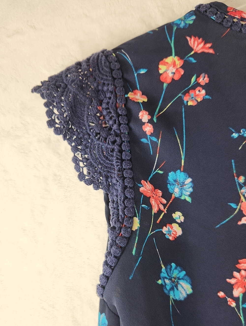 Daniel Rainn Navy Floral V-Neck Cap Sleeve Blouse - Picture 6 of 16